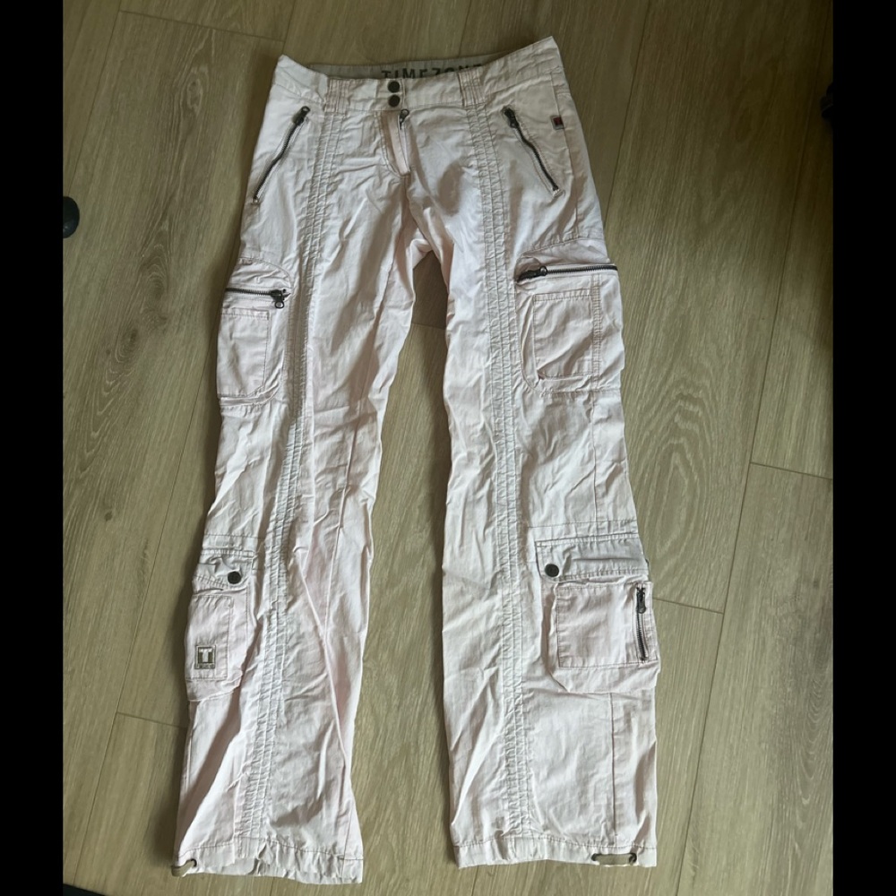 Original Y2K cargo pants from 2001 in light pink